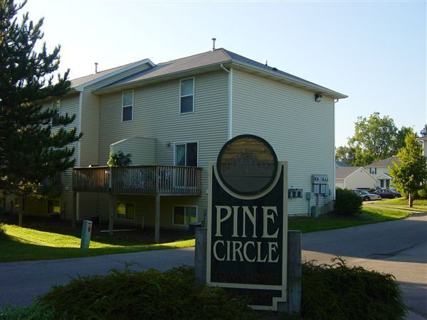 Building Photo - Pine Circle Townhomes