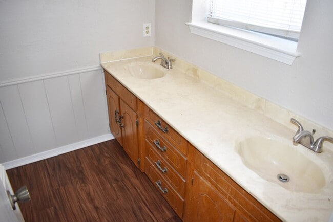 Building Photo - Great 4-2-2 in North Richland Hills, Bridv...