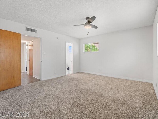 Building Photo - Spectacular Vintage 3Bed/2Bath Las Vegas h...