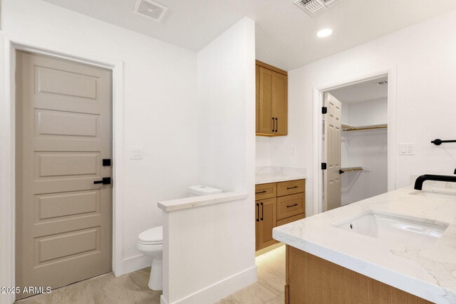 Building Photo - 14421 N 45th St