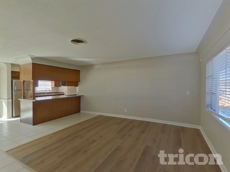 Building Photo - 5590 26th Ave N