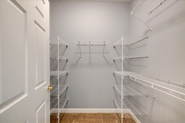 Building Photo - **Swimming Pool*****1 Bed 1 Bath******Cross Pointe Business Park*****LAKE VIEW AVAILABLE