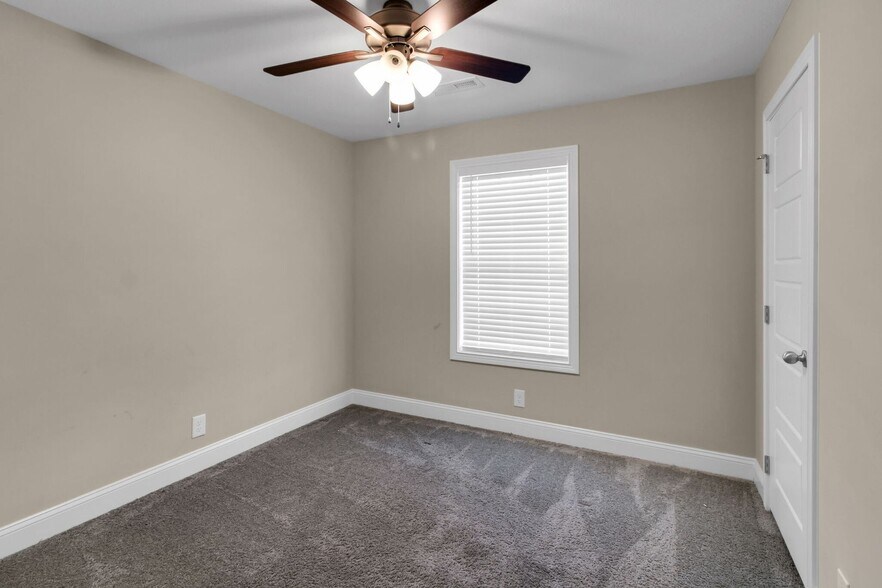 Building Photo - 1037 Whitney Dr