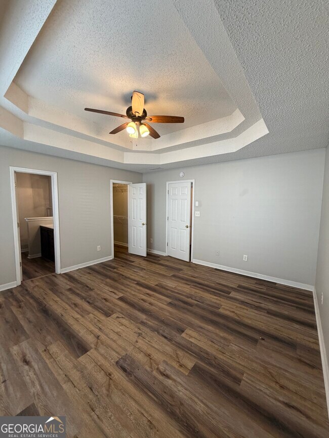 Building Photo - 3020 Meadow Glen Pass