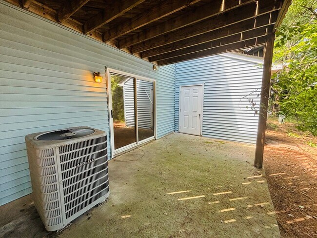 Building Photo - 2419 Ridge Rd