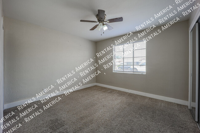 Building Photo - 6847 E Windsor Ave