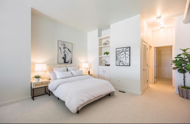 Building Photo - 333 Santana Row