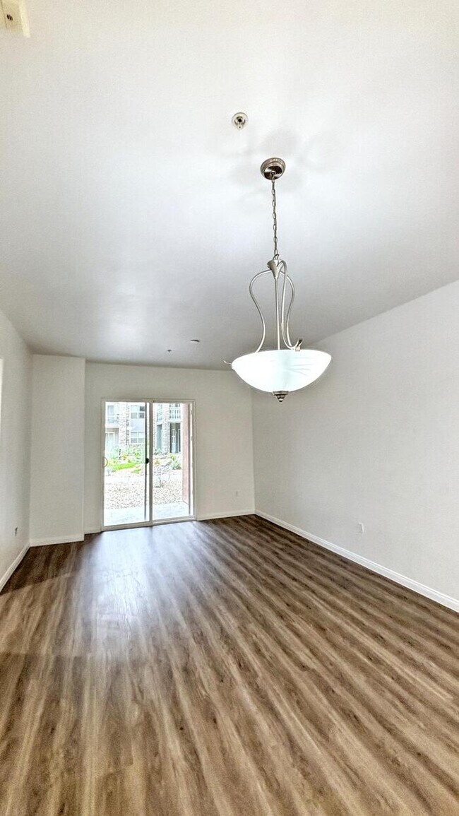 Building Photo - Lovely 2-Bedroom Condo with Convenient Acc...