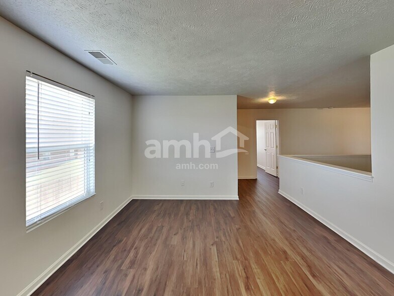 Building Photo - 2874 Meadow Point