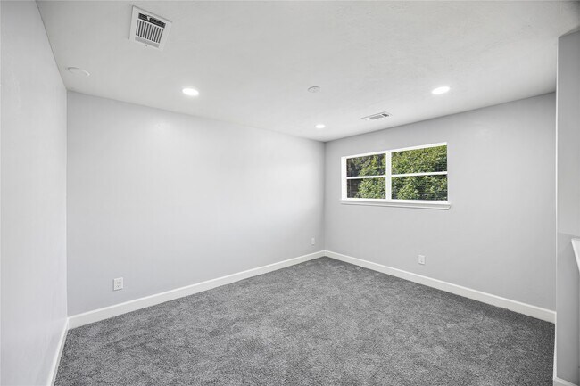 Building Photo - 21510 Broadstone Dr