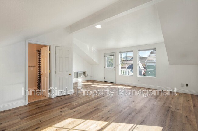 Building Photo - 342 Chaucer Dr