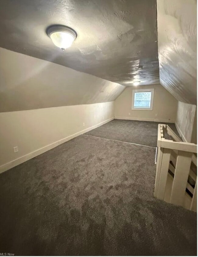 Building Photo - 3 Bedroom with Massive Primary Suite and Flexible Bonus Space