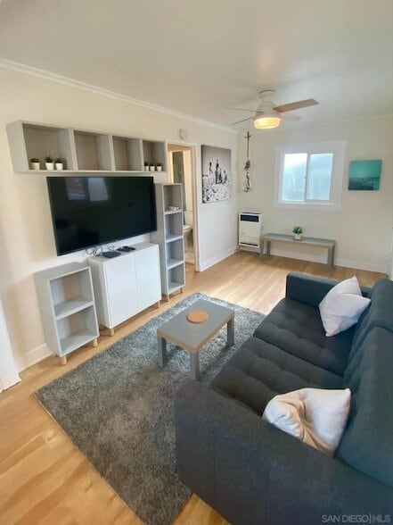 Building Photo - 424 W University Ave