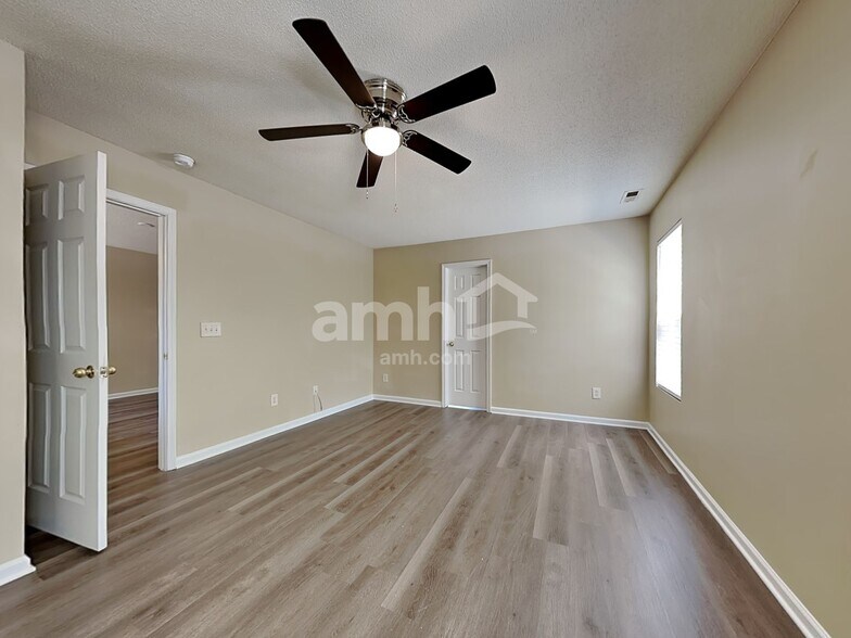 Building Photo - 3600 Mountain Brook Cir