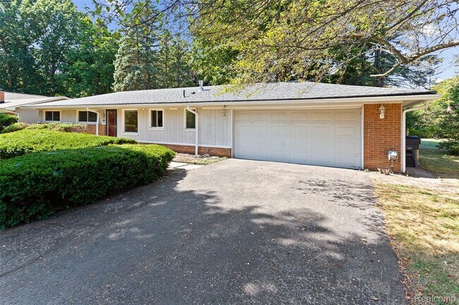 Building Photo - 3765 Ruthland Rd