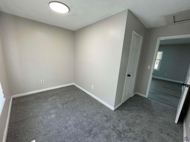 Building Photo - 1235 Boone St