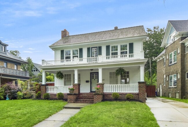 Primary Photo - 1265 West Blvd