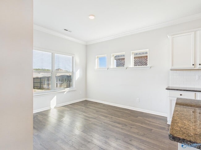 Building Photo - 506 E River Landing Blvd