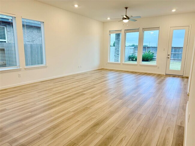 Building Photo - 9922 Sunflower Mist Ln