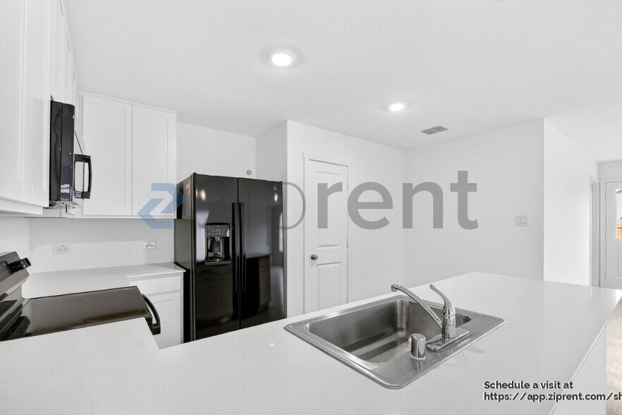 Building Photo - 6813 Haines Dr