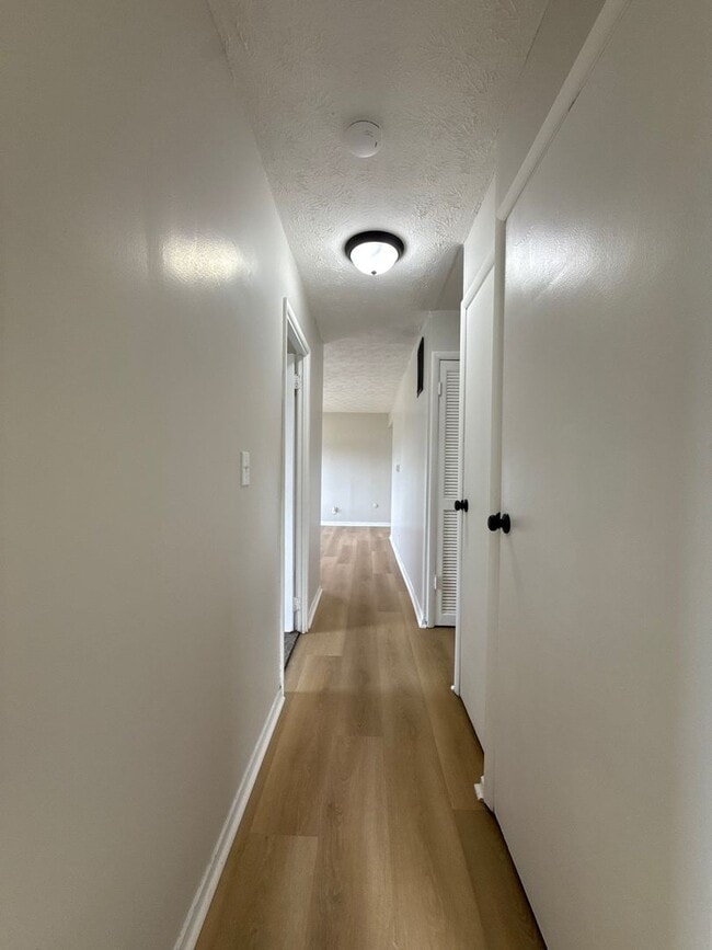 Building Photo - Beautifully Updated 3BR Home w/ Fenced Yard & 2-Car Garage