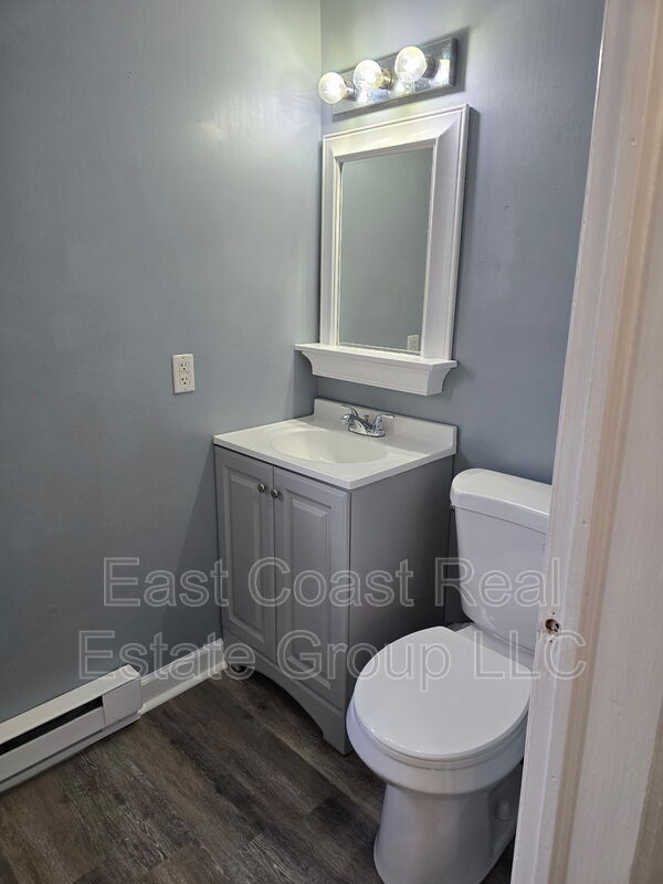 Building Photo - 721 2nd St