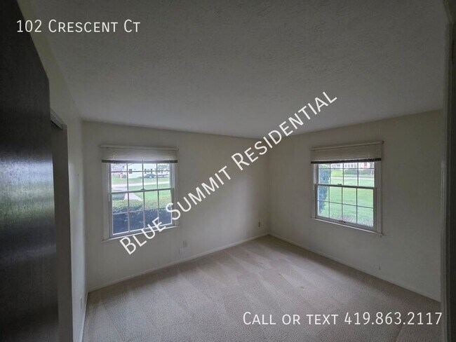 Building Photo - 102 Crescent Ct