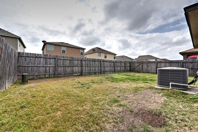 Building Photo - BEAUTIFUL SINGLE STORY HOME  |  CLOSE TO HWY 90 & 1604 | SHOPPING & RESTAURANTS