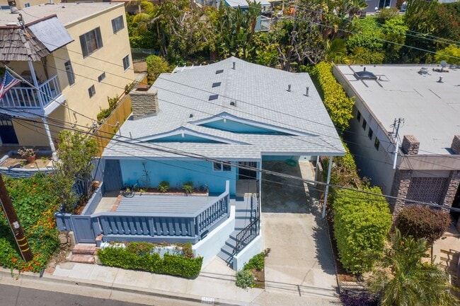 Building Photo - Charming Lantern District Bungalow