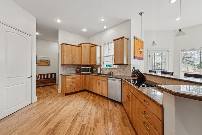 Building Photo - 8201 E 6th Ave