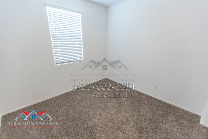 Building Photo - 1146 W Descanso Canyon Dr