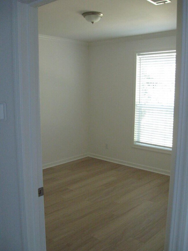 Building Photo - 43 Orange Blossom St