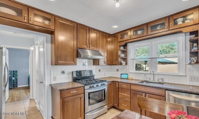 Building Photo - 402 Ryders Ln