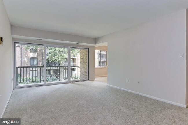 Building Photo - 9708 Kingsbridge Dr