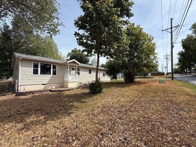 Primary Photo - Coming soon 2BR House with fenced in yard