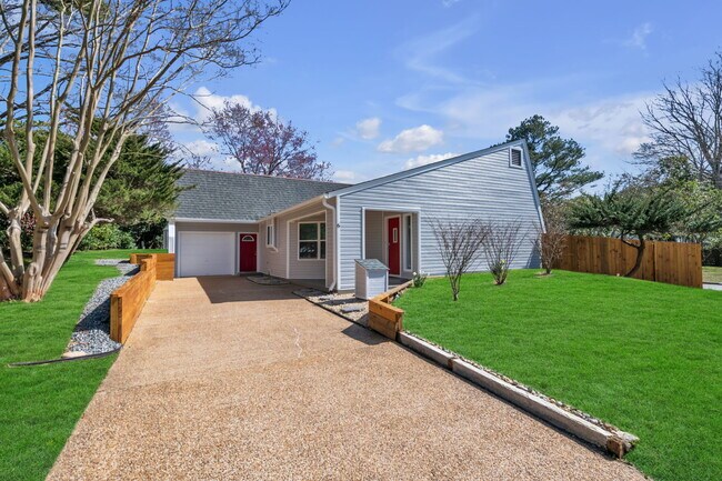 Extended Driveway - 6 Sundance Pl