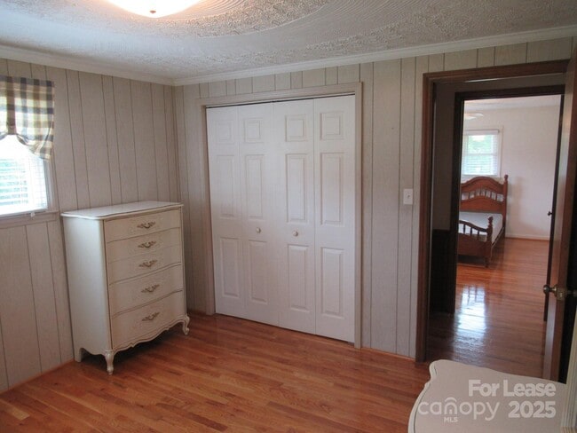 Building Photo - 1357 Beal Rd