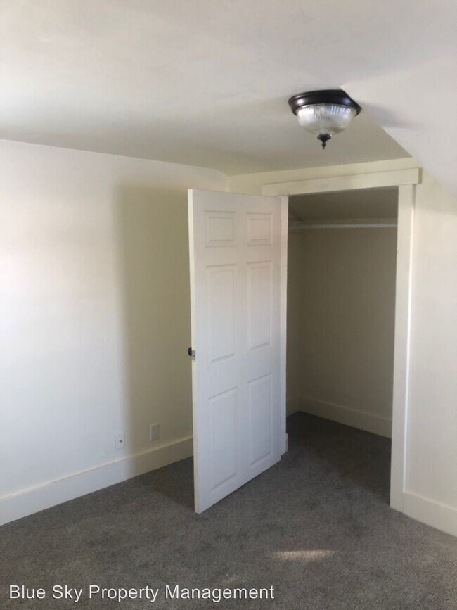 Building Photo - 2 br, 1 bath House - 440 W. 1ST NORTH