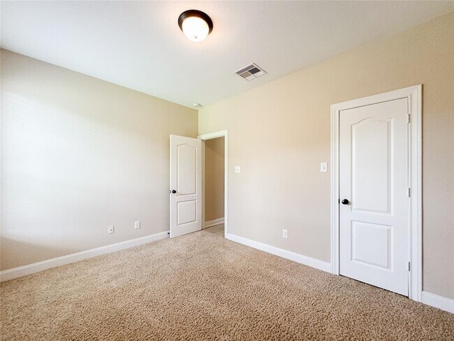 Building Photo - 83 Buck Trail Pl