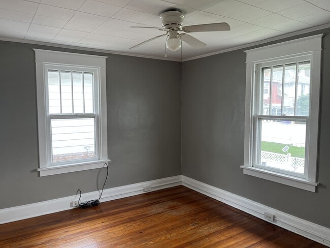 Building Photo - 707 S 25th St