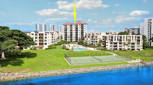 Building Photo - 370 Golfview Rd