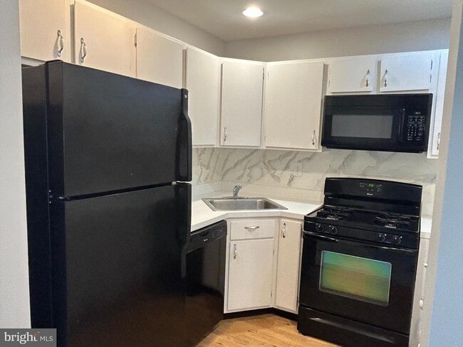 Building Photo - 35 Coral Tree Ct