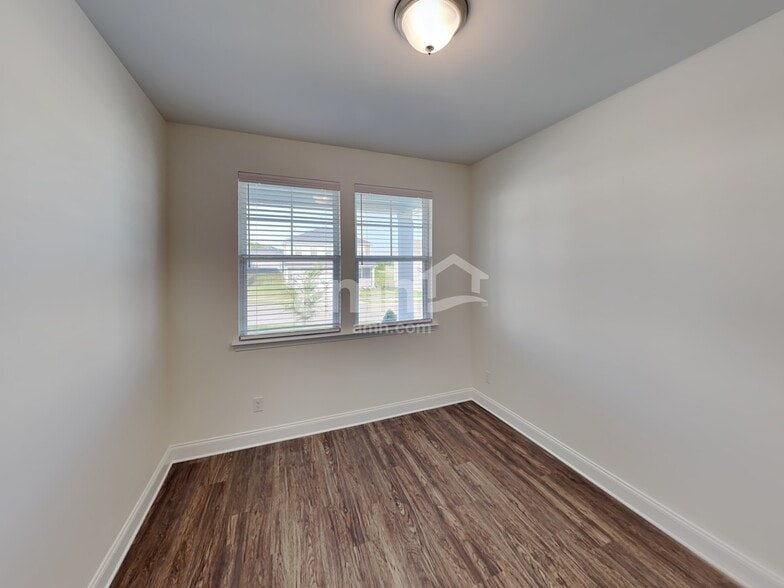 Building Photo - 1105 Amberly Wy