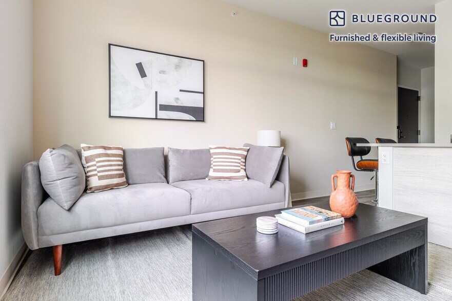 Building Photo - 6149 North Broadway-SI FL4-ID1272