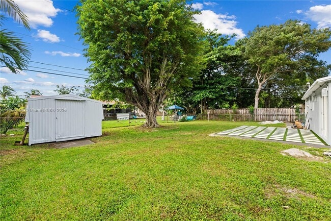 Building Photo - 8560 SW 126th Terrace