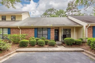 Building Photo - 2 Bedroom 2 Bath Townhouse in Crowfield Pl...