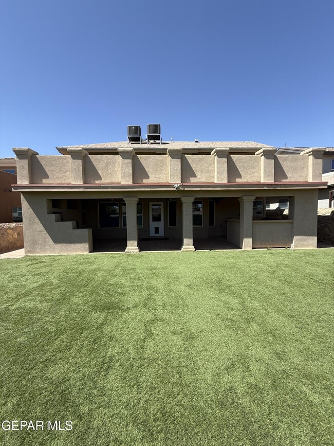 Building Photo - 12557 Paseo Lindo Dr