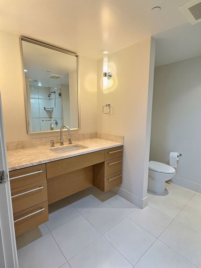 Building Photo - Luxurious One-Year Rental in the Heart of Kaka‘ako – with  Resort Amenities