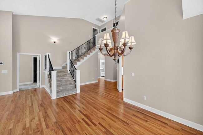 Building Photo - 205 Club Villa Dr W