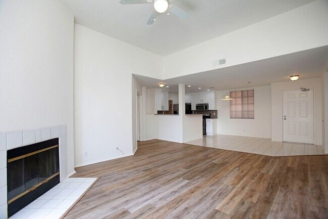 Building Photo - Gorgeous and Updated Top Floor Condo Home ...